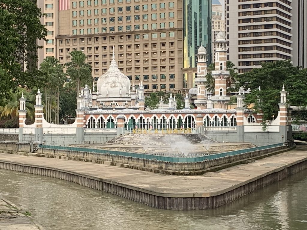Malezja, Kuala Lumpur, im wyżej tym lepiej